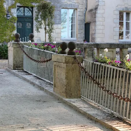 Chateau Atypique Proche Bordeaux *